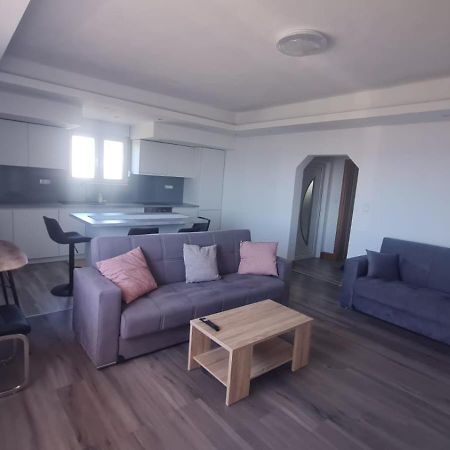 Apartmani Sandra Каштела Экстерьер фото