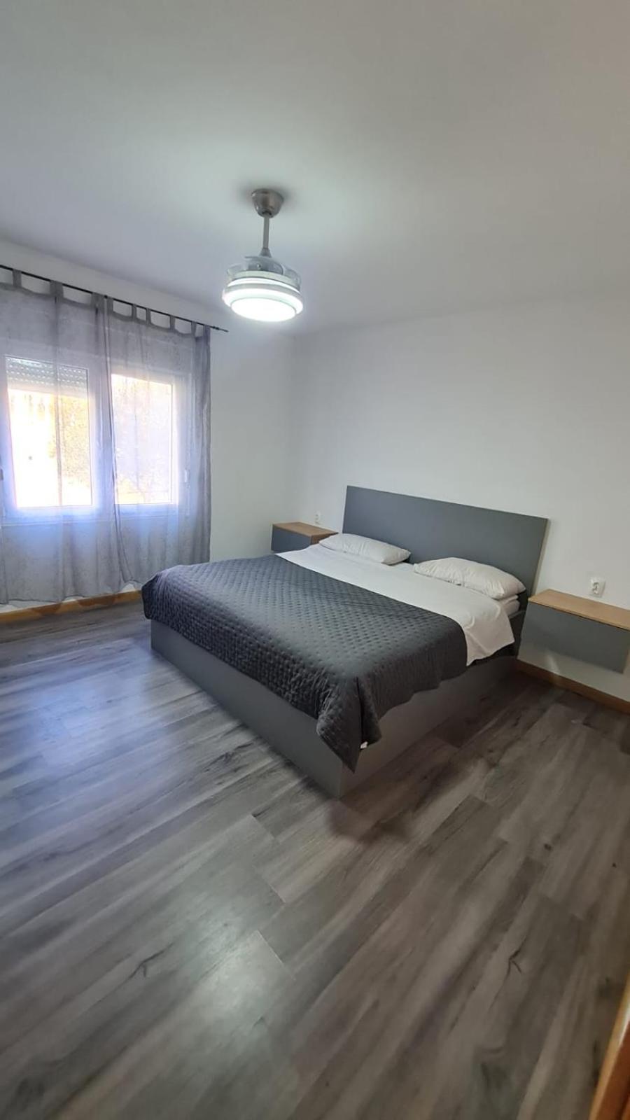 Apartmani Sandra Каштела Экстерьер фото